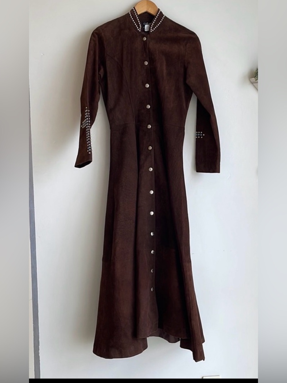 Stunning Exquisite Vintage Brown Suede Leather Jacket with Studded Details 🌟 - Picture 12 of 12
